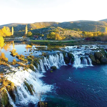 Karin Oasis 1 * Gornji Karin